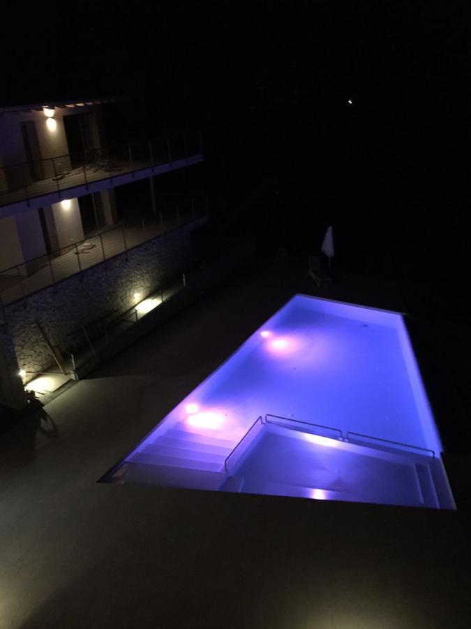 Terrazze Sul Garda Aparthotel Tenno Kültér fotó